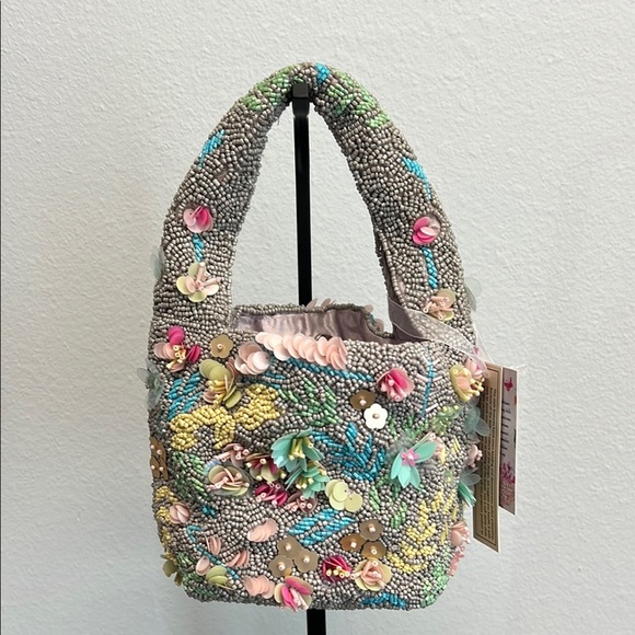 Beaded Mini Tote | Gray 🩶🩷 - Picture 5 of 10